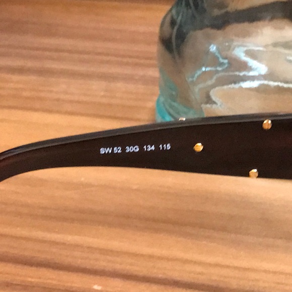 New Swarovski Brown / Gold sunglasses. Big frames - Picture 7 of 8